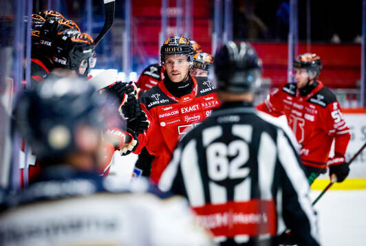 Örebros Filip Berglund jublar vid 5-3