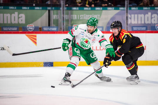 Rögles Josh Dickinson och Brynäs Victor Söderström