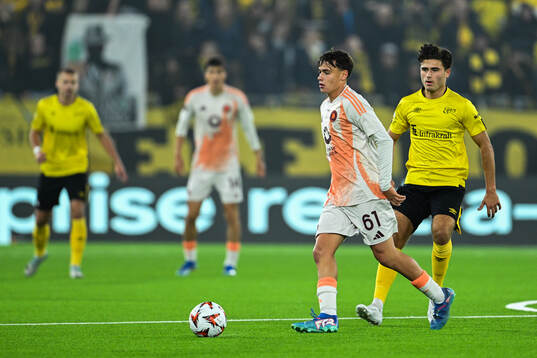 Niccolo Pisilli of Roma and Besfort Zeneli of Elfsborg
