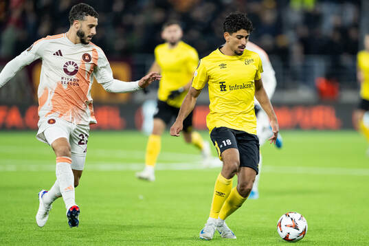 Mario Hermoso of Roma and Ahmed Qasem of Elfsborg