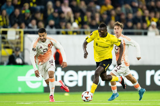 Zeki Celik of Roma and Timothy Noor Ouma of Elfsborg and