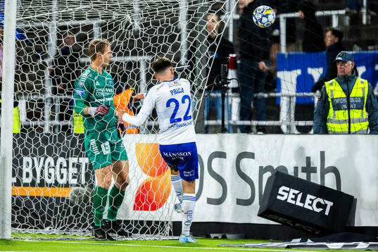 IFK Norrköpings Tim Prica reagerar