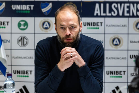 IFK Norrköpings tränare Andreas Alm på presskonferensen