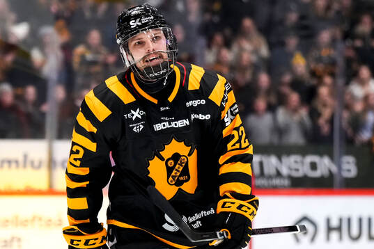 Leksands Lukas Vejdemo jublar