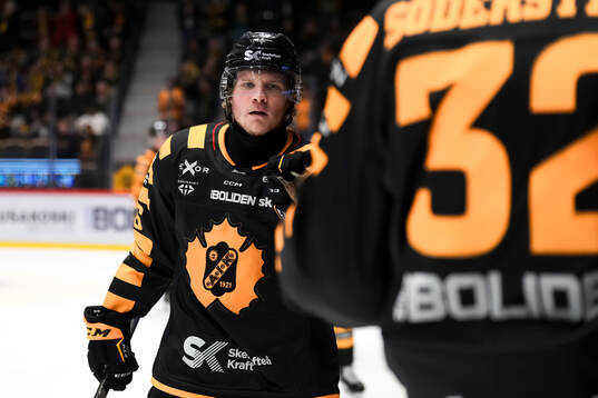 Skellefteås Anton Heikkinen jublar