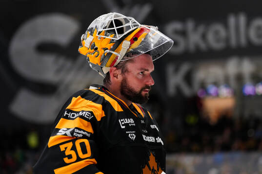 Skellefteås målvakt Gustaf Lindvall och målvakt Gustaf