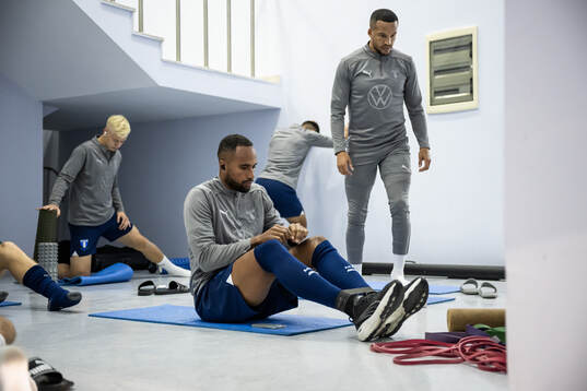 Isaac Kiese Thelin and Martin Olsson of Malmö FF