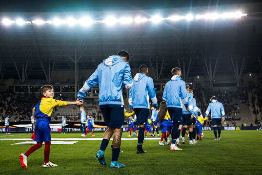Sergio Pena of Malmö FF enters the pitch