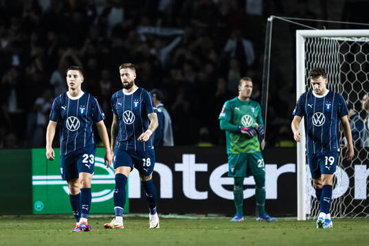 Lasse Berg Johnsen and Pontus Jansson of Malmö FF looks