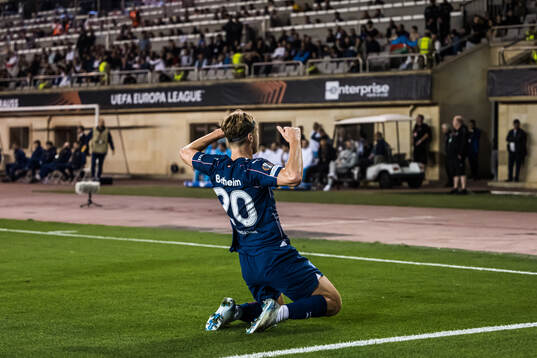 Erik Botheim of Malmö FF celebrates the 1-1 goal