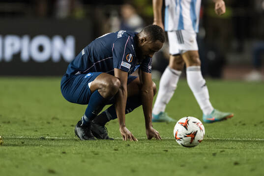 Isaac Kiese Thelin of Malmö FF in pain