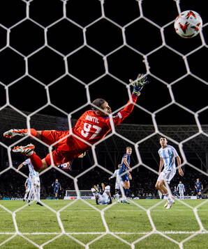 Erik Botheim of Malmö FF scores the 1-1 goal against