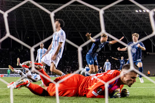 Erik Botheim of Malmö FF celebrate with Oliver Berg