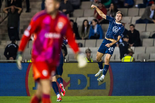Erik Botheim of Malmö FF celebrates the 1-2 goal