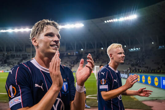 Jens Stryger Larsen of Malmö FF celebrates