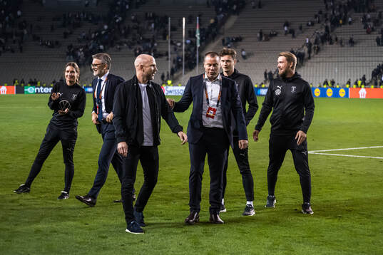 Head coach Henrik Rydström and Daniel Andersson, head of