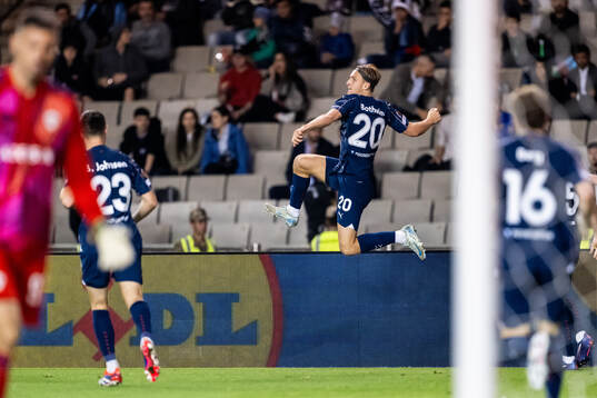 Erik Botheim of Malmö FF celebrates scoring the 1-2 goal
