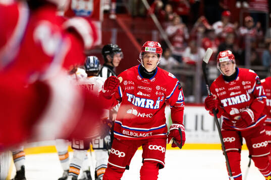 Timrås Maximilian Eisenmenger jublar