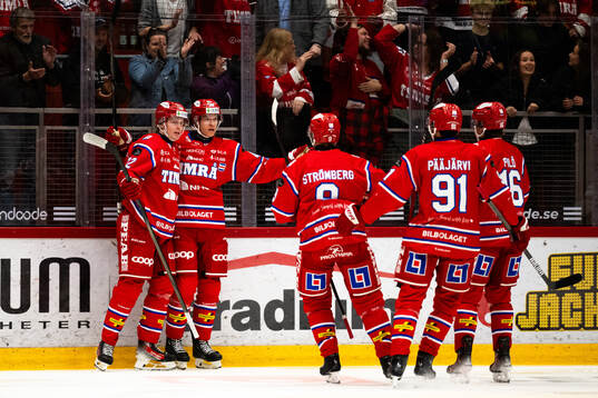 Timrås Maximilian Eisenmenger jublar
