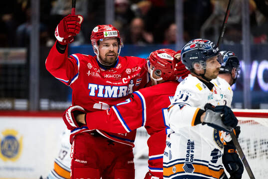Timrås Anton Lander jublar