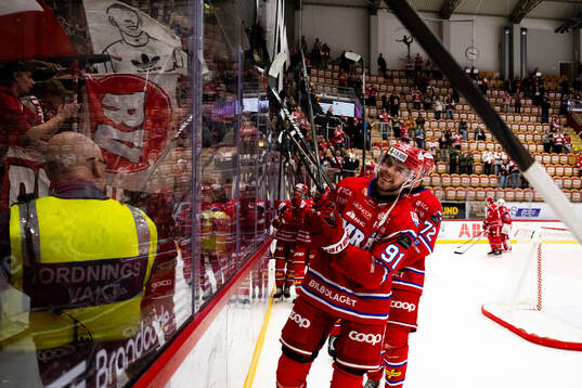 Timrås Magnus Pääjärvi jublar