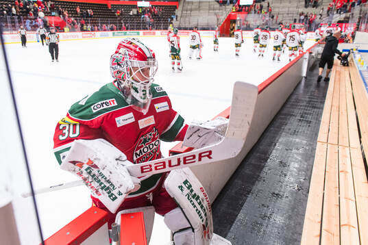 MoDos målvakt Lassi Lehtinen deppar