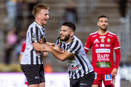Bläddra bland fler bilder av Fotboll, Superettan, Landskrona - Skövde AIK