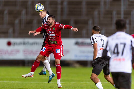 Skövde AIKs Shergo Shhab och Landskronas Philip Andersson