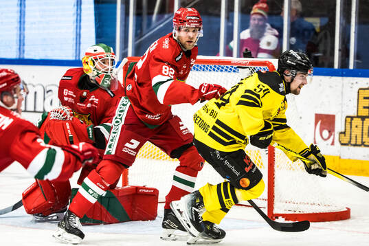 Moras Roope Laavainen och Vimmerbys Jakob Heljemo