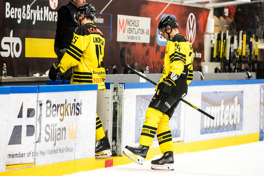 Vimmerbys Oskar Lindgren och Hampus Eriksson deppar