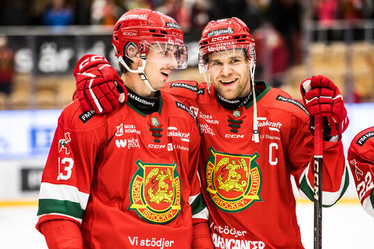 Moras Fabian Ilestedt och Roope Laavainen jublar