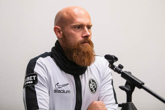 Landskronas tränare Max Mölder på presskonferensen