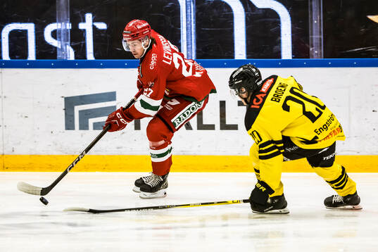 Moras Ludvig Levinsson och Vimmerbys Jesper Broeng