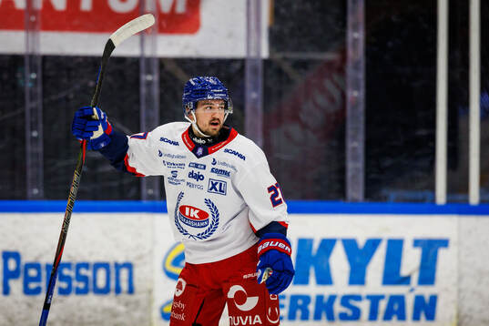 IK Oskarshamns Nolan Walker jublar