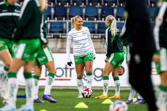 Hammarbys Cathinka Tandberg på uppvärmningen