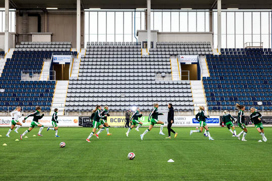 Hammarbys spelare på uppvärmningen