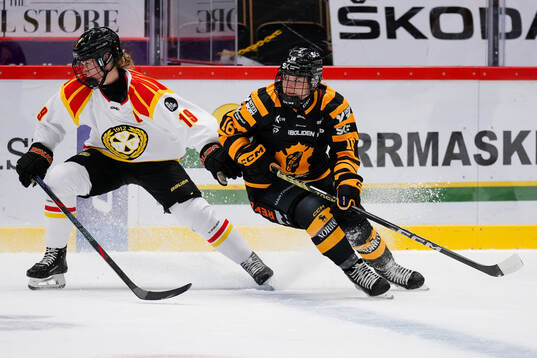 Brynäs Julia Östlund och Skellefteås Vilma Granlund