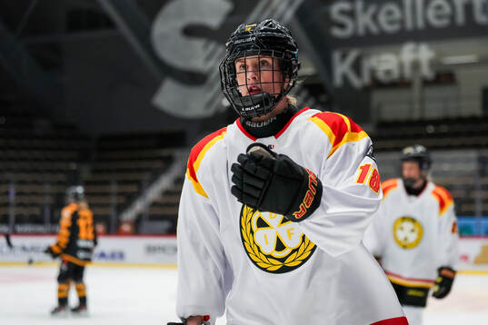 Brynäs Jenniina Nylund jublar