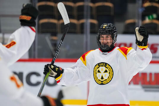 Brynäs Sanni Vanhanen jublar
