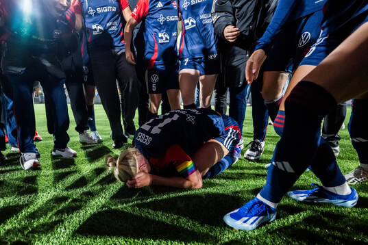 FC Rosengårds Caroline Seger jublar med lagkamrater över