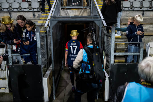 FC Rosengårds Caroline Seger lämnar plan