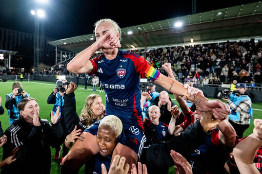 FC Rosengårds Caroline Seger jublar