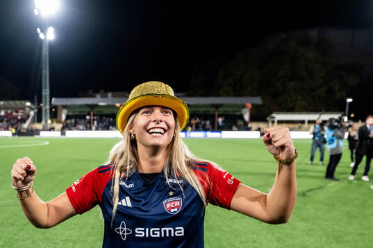 FC Rosengårds Olivia Holdt jublar