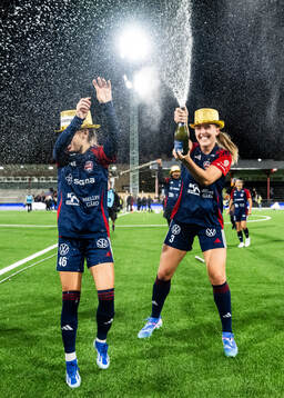 FC Rosengårds Mikaela Stojanovska och Gudrun Arnardottir