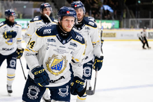 Södertäljes Carter Souch jublar