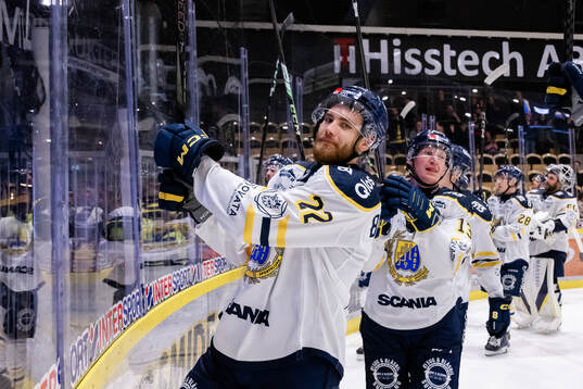 Södertäljes Jacob Bjerselius jublar