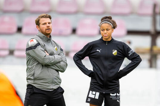 Häckens Felicia Schröder och assisterande tränare Vigan