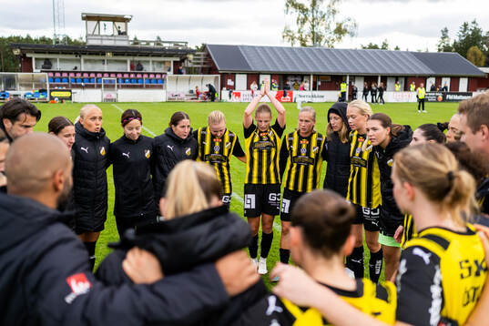 Häckens Anna Anvegård jublar