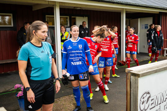 Vittsjös spelare gör sig redo för matchstart