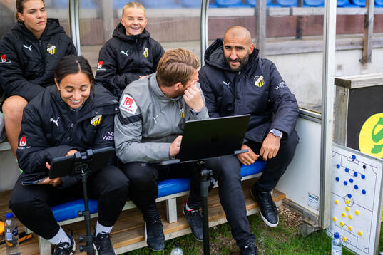 Häckens tränare Mak Lind
